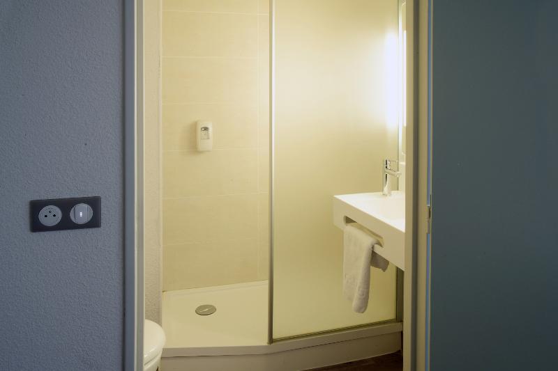 Четырехместный Номер Стандарт, B&b Hotel Angoulême