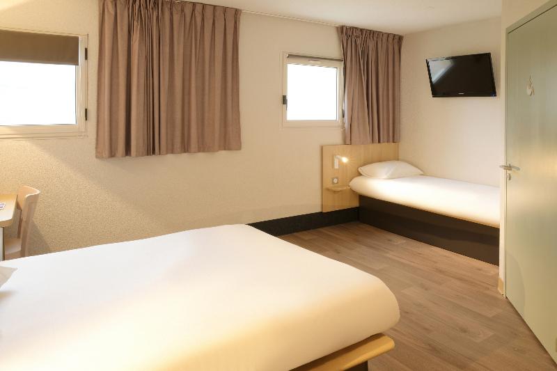 Номер Стандарт Трехместный, B&b Hotel Angoulême