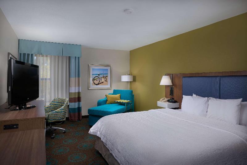 キングサイズベッドのスイートルーム, Holiday Inn & Suites Sioux Falls   Airport, An Ihg