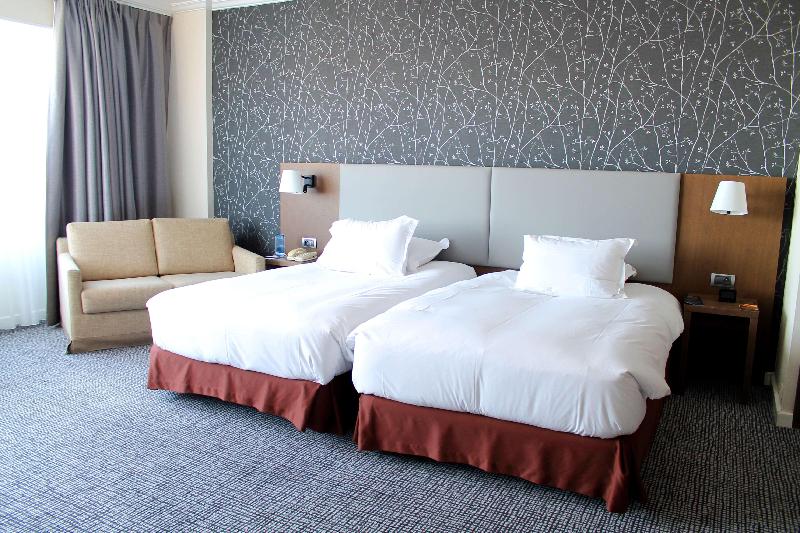 Люкс Кровать Кинг, Holiday Inn & Suites Sioux Falls   Airport, An Ihg