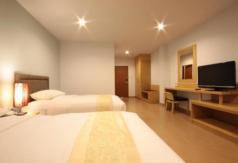 اتاق لوکس با چشم‌انداز استخر, Paragon Suites Resort