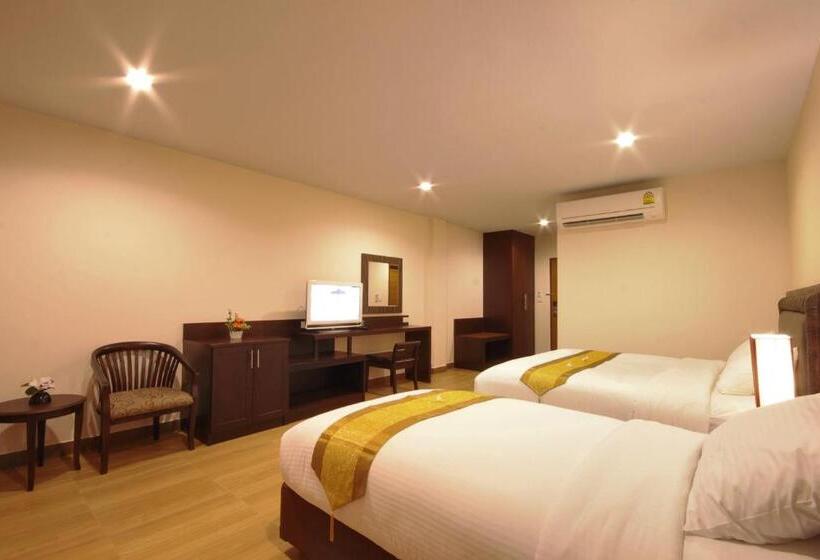 اتاق لوکس سه تخته, Paragon Suites Resort