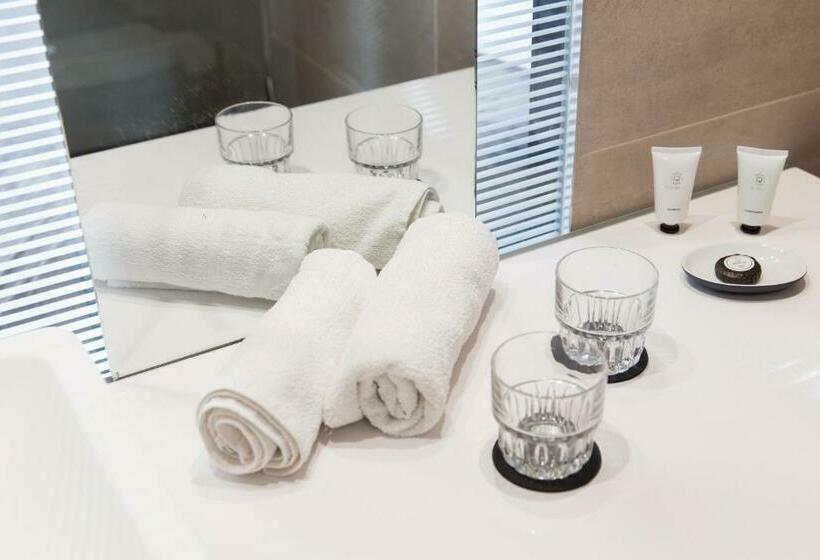 Quarto Deluxe, Quentin Zoo