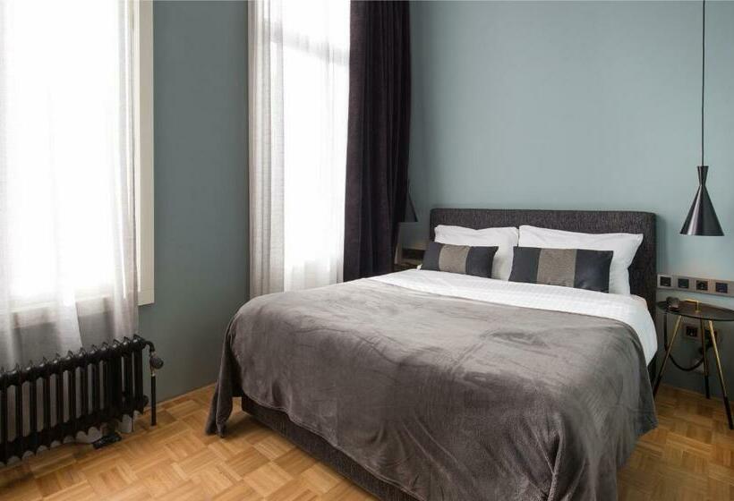 Quarto Estandar, Quentin Zoo