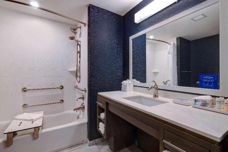 Quarto Estandar, Quentin Zoo