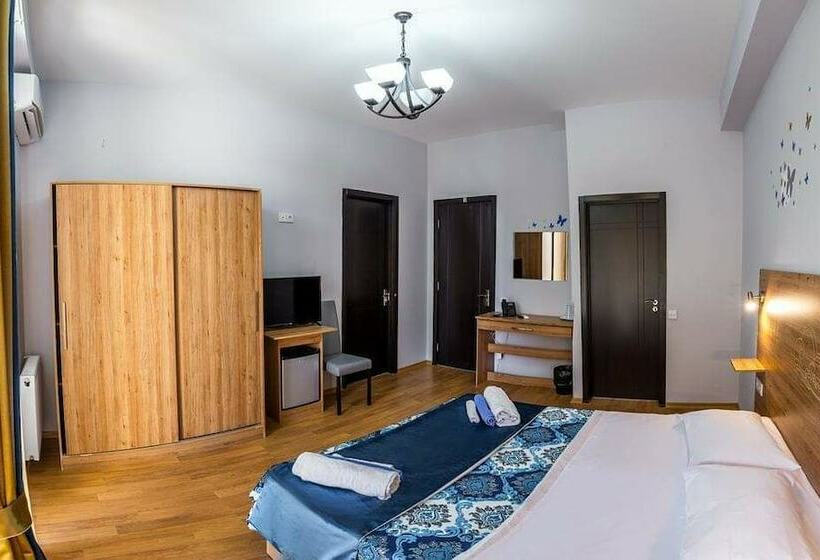 اتاق استاندارد چهار تخته, Sky Georgia Boutique