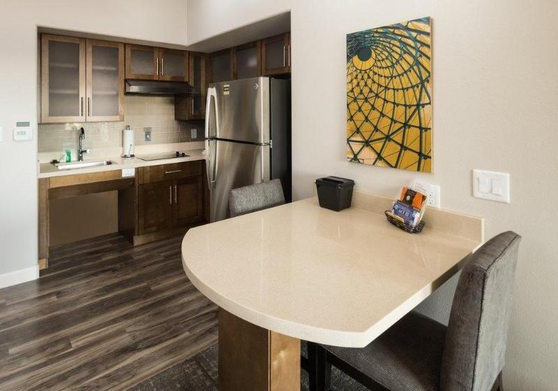 Номер Стандарт Кровать Кинг Адаптированный для Инвалидов, Staybridge Suites   Lake Jackson, An Ihg
