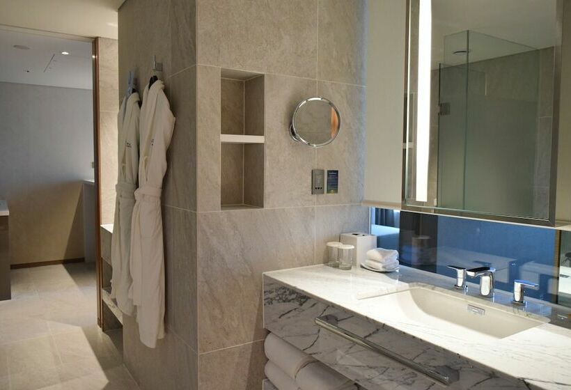 سوییت لوکس, Novotel Suites Ambassador Seoul Yongsan