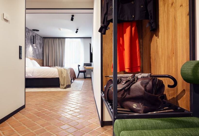 اتاق لوکس, Nomadic Urban Premium Suites