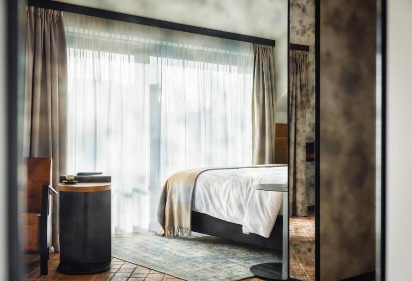 استودیو استاندارد با بالکن, Nomadic Urban Premium Suites
