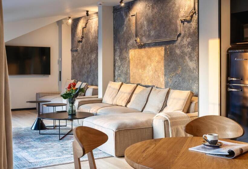 1 Bedroom Penthouse Apartment, Nomadic Urban Premium Suites