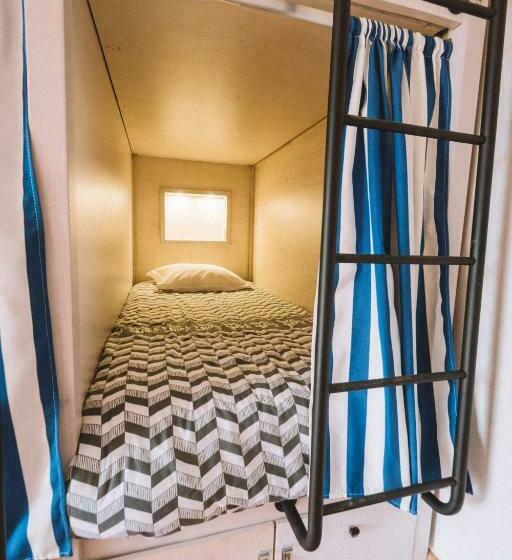 تختخواب در اتاق مشترک, Nice Way Cascais Hostel & Surf Camp