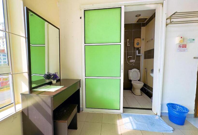 Quarto Estandar, Borneo Inn