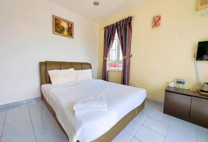 Quarto Estandar, Borneo Inn