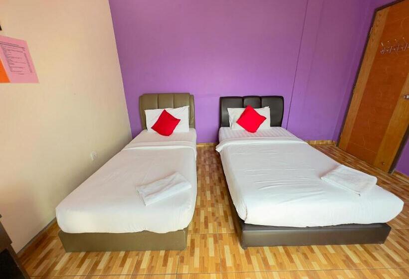 Quarto Estandar, Borneo Inn