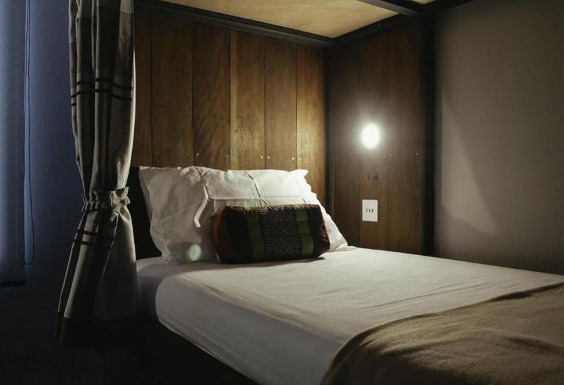 共用房间的床, Whereder Poshtel