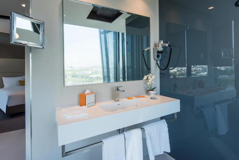 اتاق استاندارد با تخت بزرگ, Centro Westside By Rotana