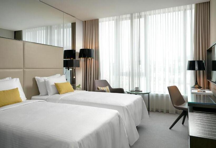 اتاق استاندارد با چشم‌انداز شهر, Centro Westside By Rotana