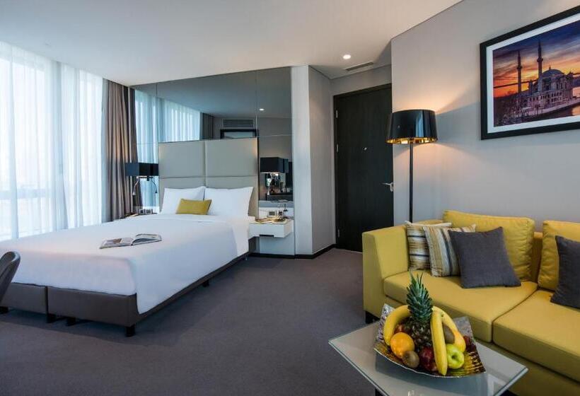 سوییت, Centro Westside By Rotana