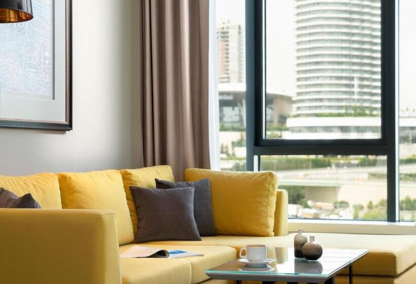 سوییت, Centro Westside By Rotana