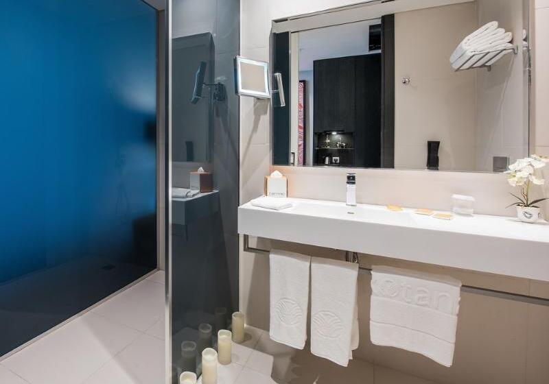 اتاق استاندارد با تخت بزرگ, Centro Westside By Rotana