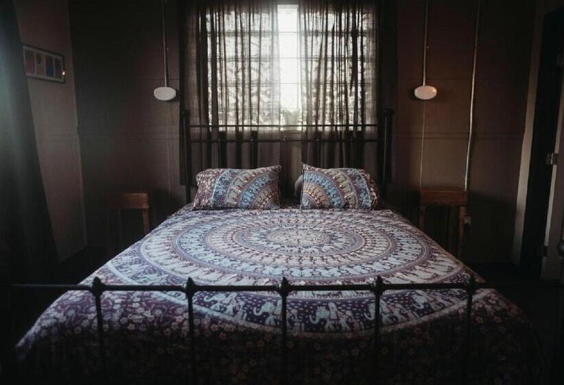 Люкс, The Haven Hostel