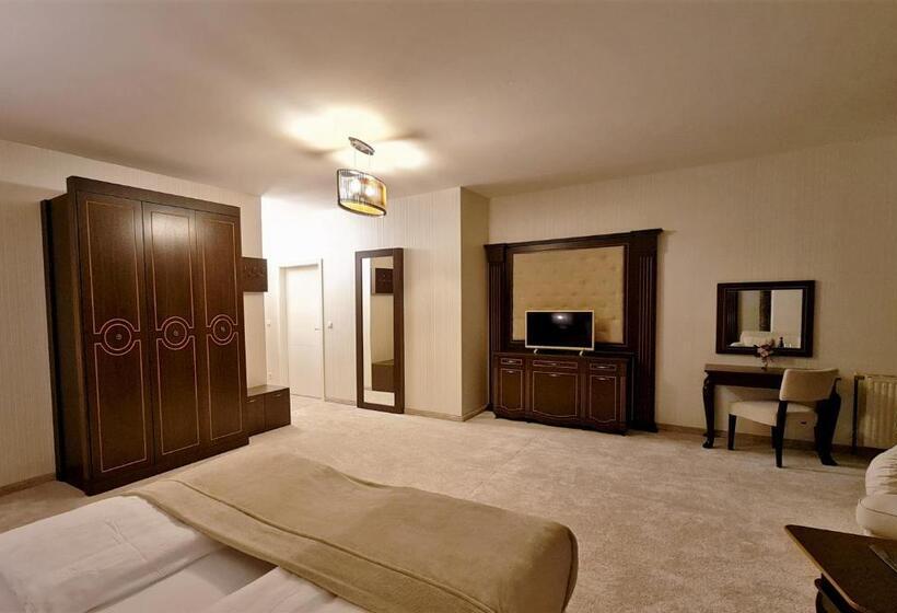 小型套房, River Lodge