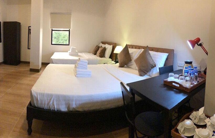 Quarto Familiar, Achievers Airport
