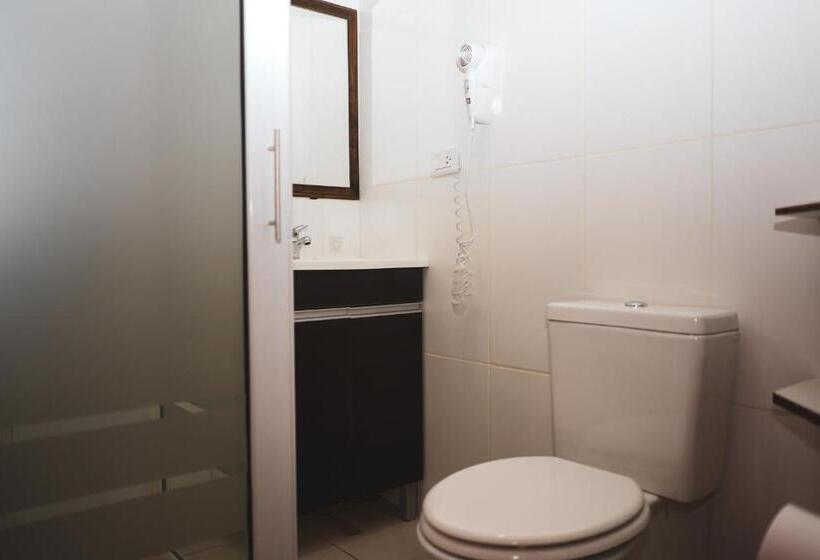 Standard Szoba, Oshovia Hostel