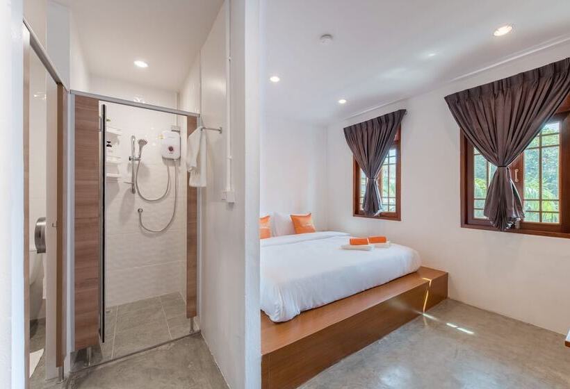 اتاق استاندارد, Tiny Taladnoi Hostel
