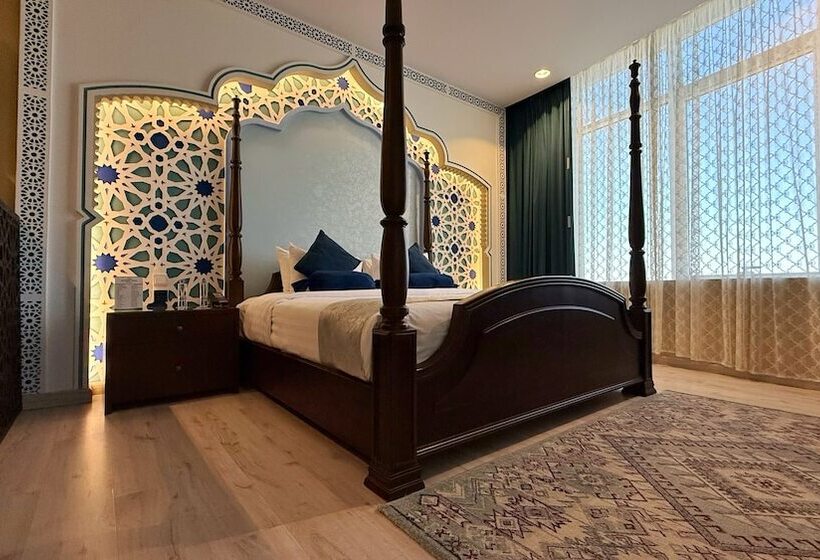 سوییت اجرایی, Holiday Villa Hail