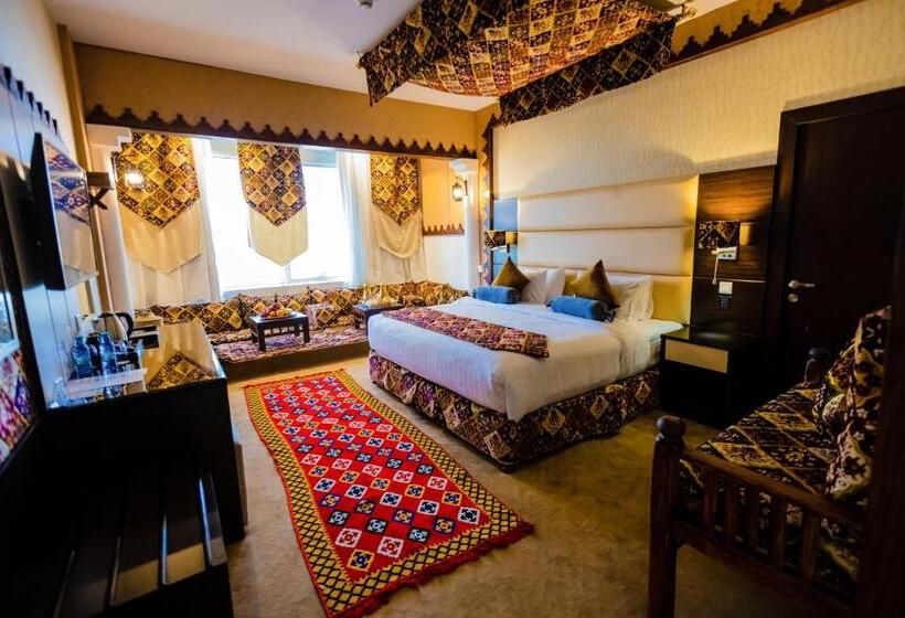 سوییت لوکس, Holiday Villa Hail