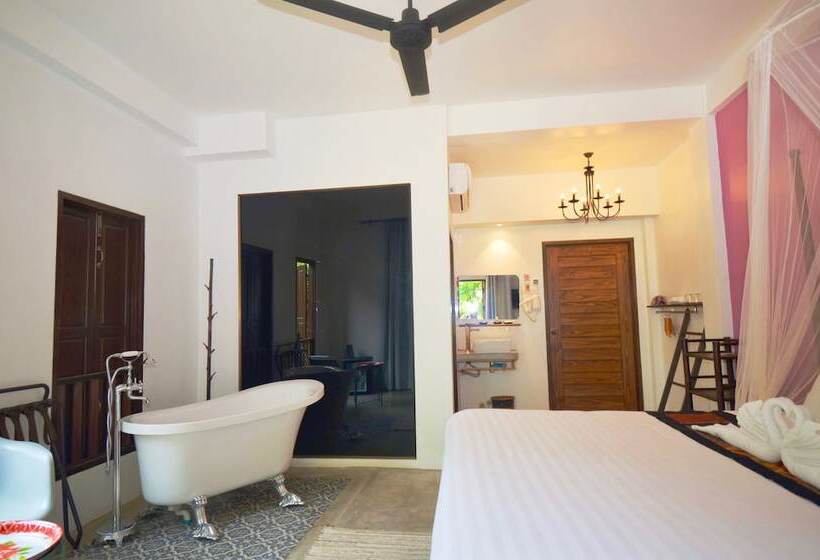 스탠다드 룸 더블 침대, Moonlight Champa Riverview