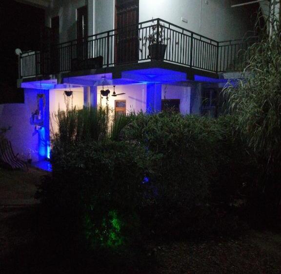 اتاق لوکس, Sun & Moon Good View Villa