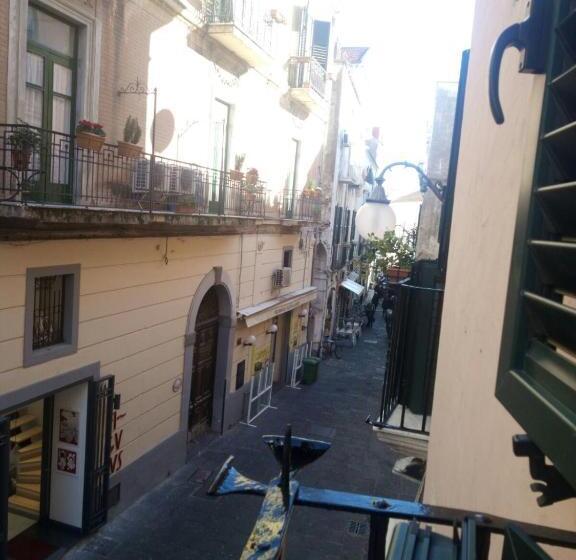 اتاق استاندارد چهار تخته, B&b Lumasa