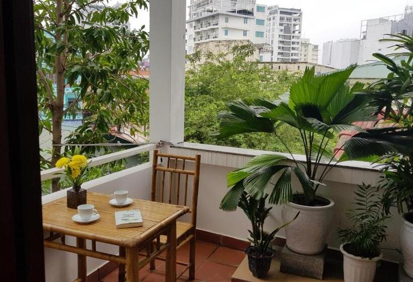 اتاق استاندارد با بالکن, Tâm Homestay