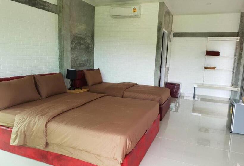 豪华三人间, Khao Kho Overview Resort