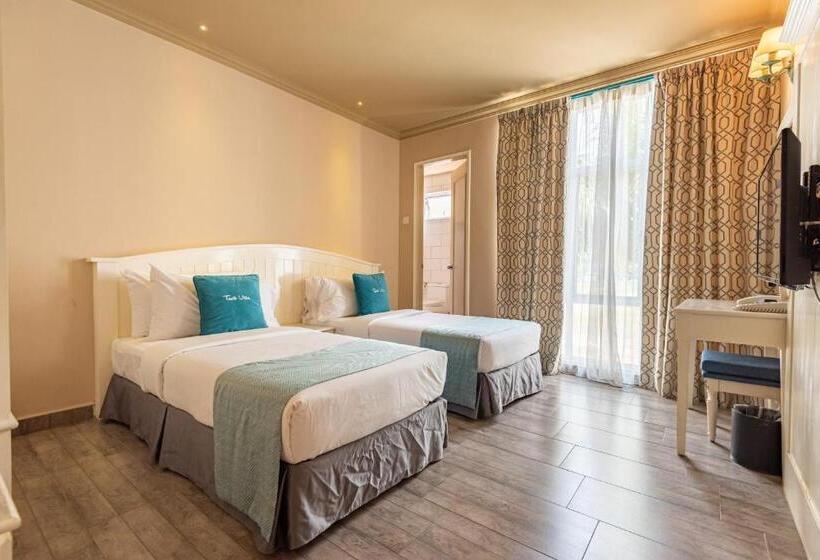 Вилла 2 Спальни, Tasik Villa International Resort