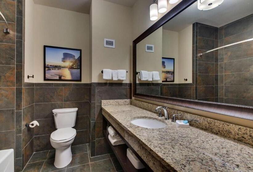 장애인을 위한 스위트, Drury Plaza Hotel Cleveland Downtown