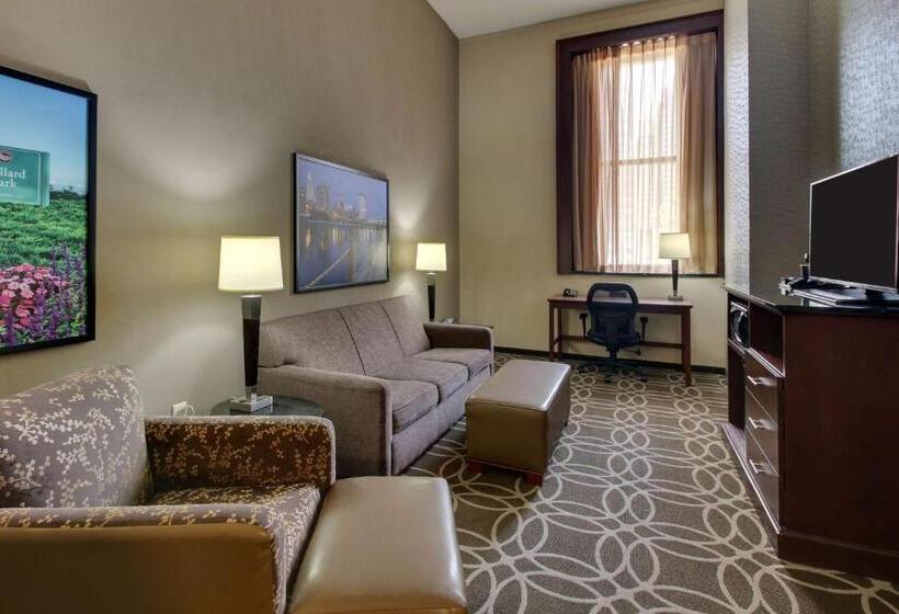 장애인을 위한 스위트, Drury Plaza Hotel Cleveland Downtown