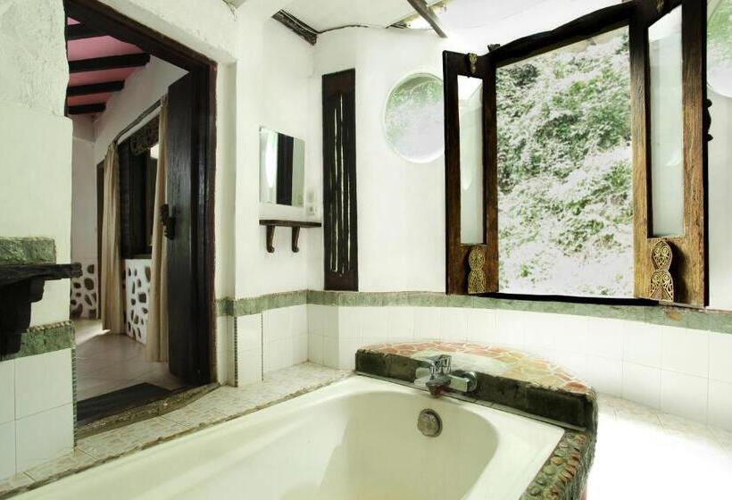 اتاق لوکس, Jungle Inn Bukit Lawang