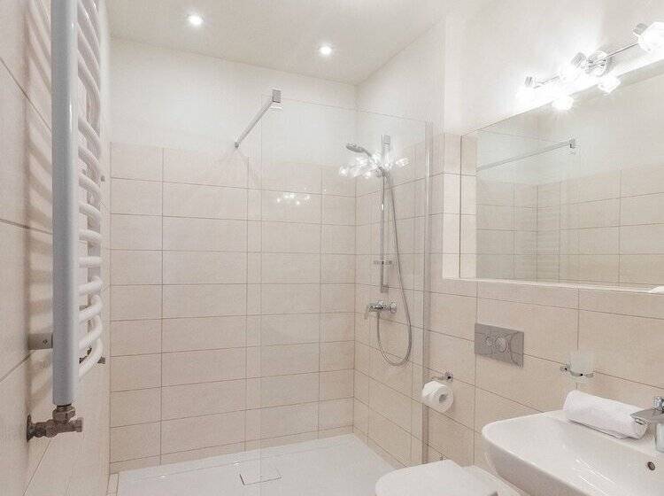 اتاق لوکس, Liberum Residence Old Town