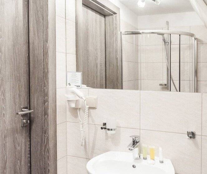اتاق اکونومی, Liberum Residence Old Town
