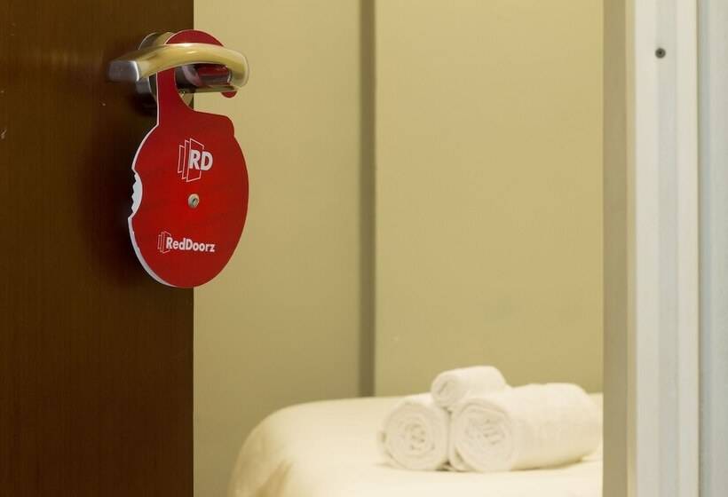 Номер Стандарт, Reddoorz Plus Syariah Near Mall Pondok Indah