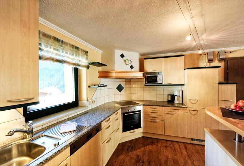 패밀리 아파트, Alp Resort Tiroler Adler