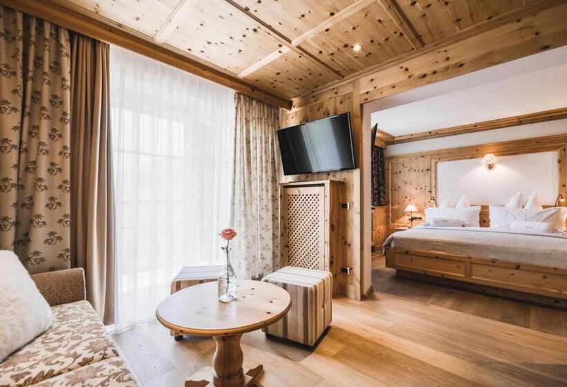 Трехместный Номер Стандарт с Балконом, Alpin Garden Luxury Maison & Spa - Adults Only