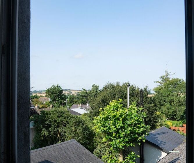 패밀리 룸, Tynte House