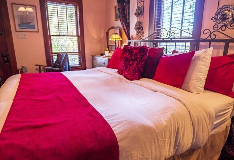 Номер Стандарт, Cliff Cottage Inn