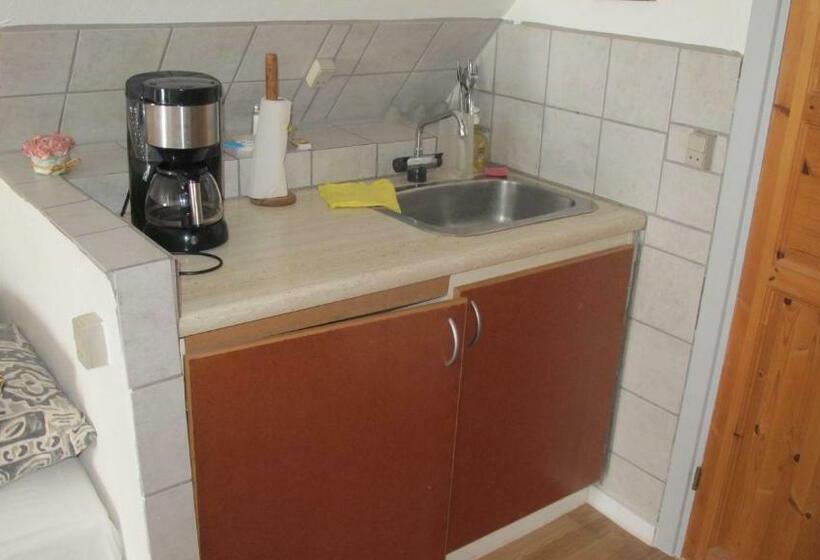 Четырехместный Номер Стандарт с Балконом, Guesthouse Sharon Aarhus