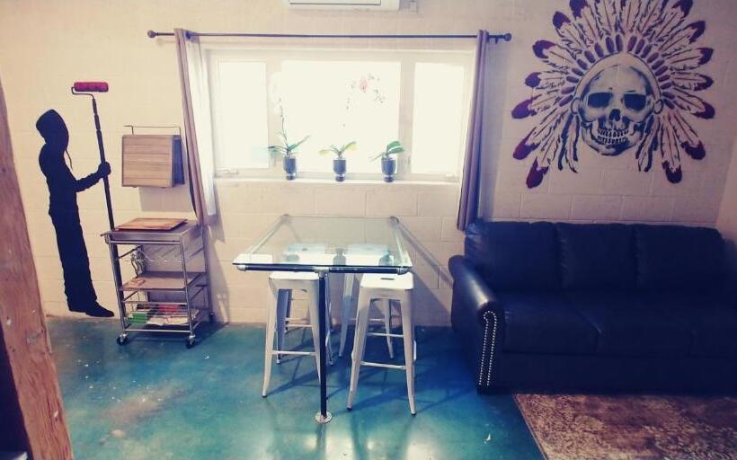 스위트, House Of Trestles   Hostel